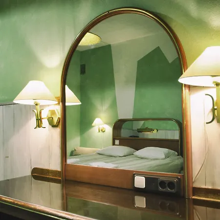 Otel Kongressikoti 2*